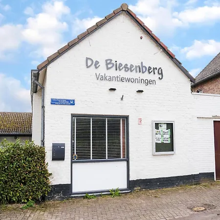 Сasa de vacaciones In Near Maastricht